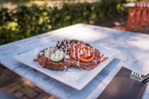 Lunchen met zakelijke groep in Otterlo